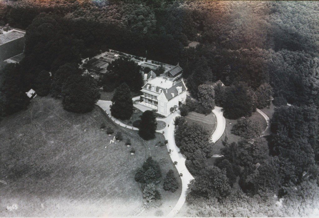 Nog een luchtfoto van de Dennekamp met de fraaie lanenstructuur.