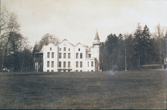 Het derde huis Hemelsche Berg in opdracht van Jan Kneppelhout ontworpen door de architect N. Kamperdijk