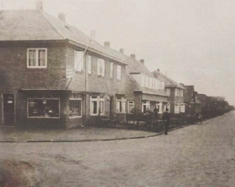 De westhoek van de Lebretweg/ Parallelweg.