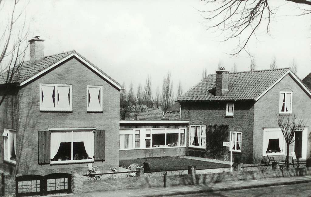 Het pension Van den Berg op Lebretweg 82. J. van den Berg was rond WOII boterhandelaar op dit adres.