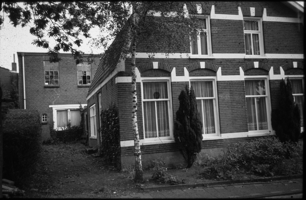 Op Lebretweg 31 lag de voormalige wasserij van G. van Dolderen.