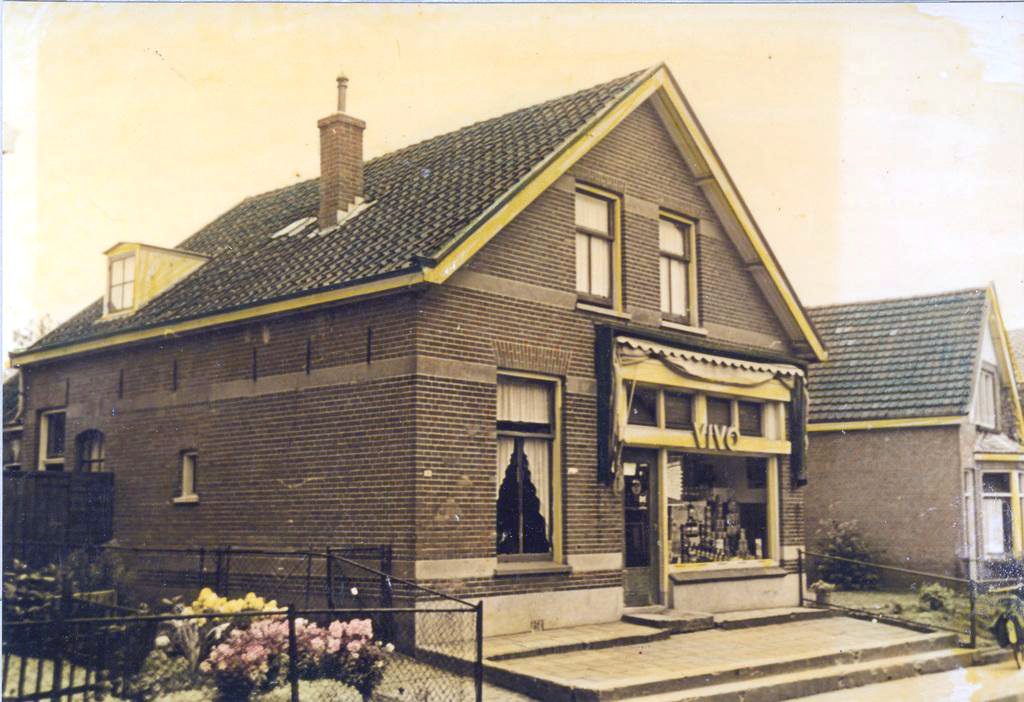 Vivo ("Ik Leef") -winkel Lebretweg 39 na de verbouwing van de pui.