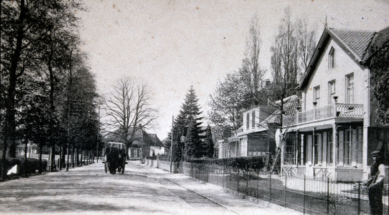 Rechts het huis “Bouvardia” (169) met daarvoor de woning (167) waarin burgemeester De Beijer enige jaren woonde.